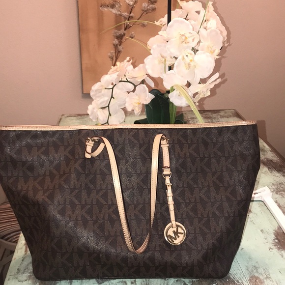 michael kors jet set medium logo tote